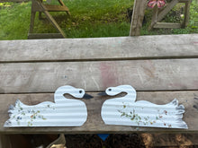 Load image into Gallery viewer, Hanging Metal Swan