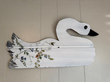 Load image into Gallery viewer, Hanging Metal Swan