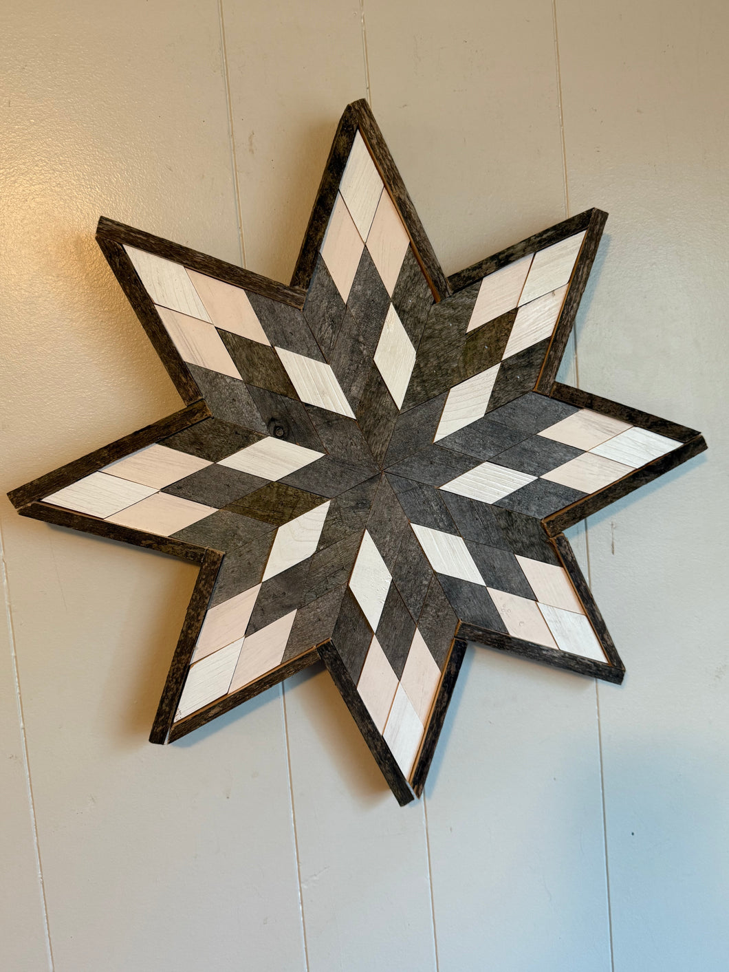 Small barn quilt star