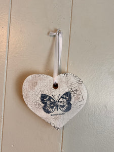 Small hanging hearts