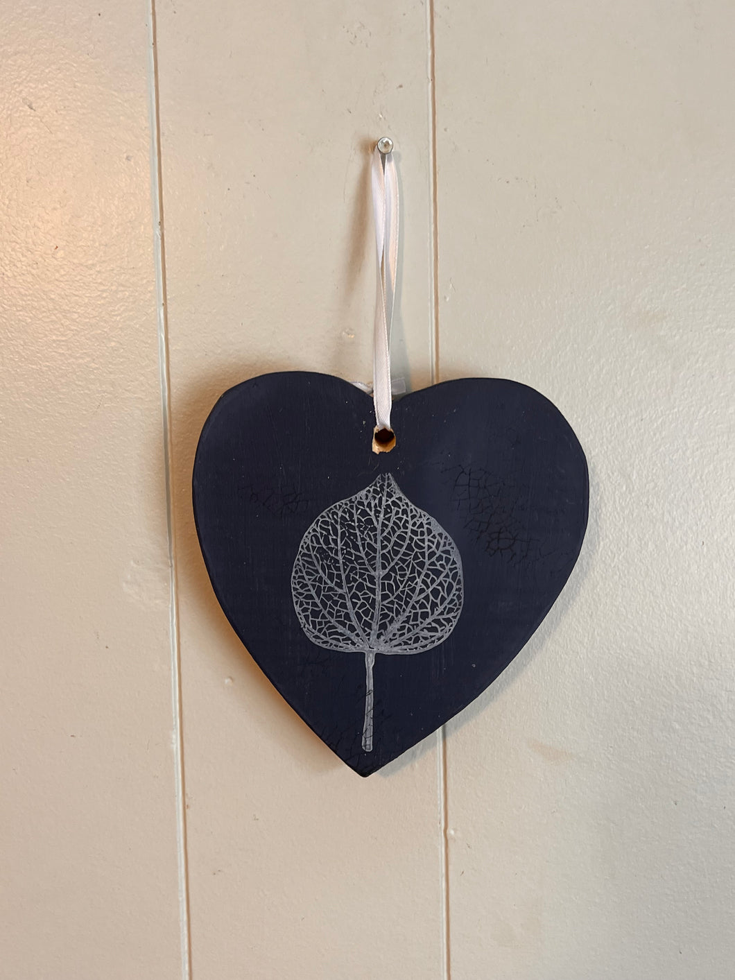 Small hanging hearts