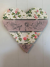 Load image into Gallery viewer, Floral heart

